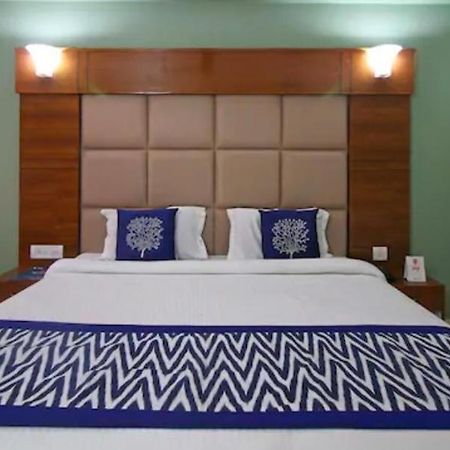 Hotel Charlene Массури Экстерьер фото