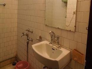 Hotel Charlene Массури Экстерьер фото